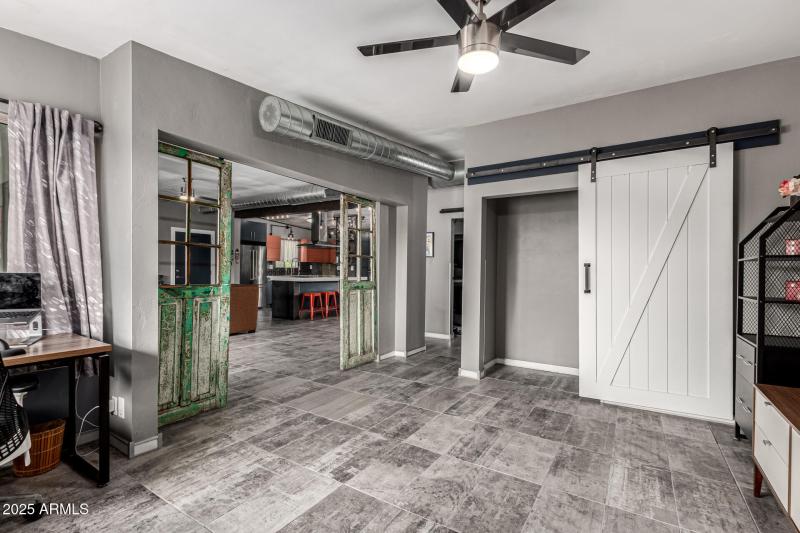 5150 N 20th St. #215