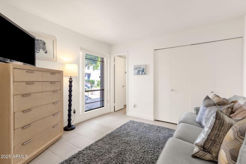 22-web-or-mls-5217-n-24th-st-108