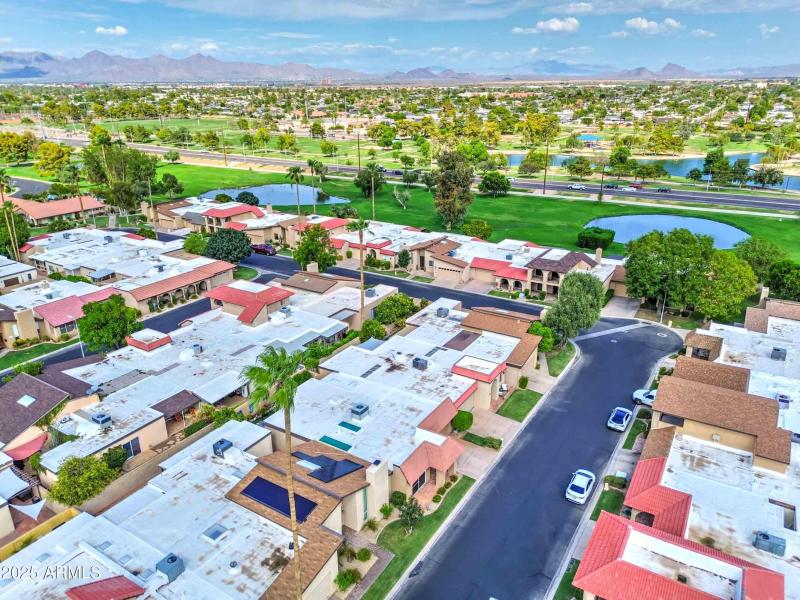 Huge greenbelt & lakes just steps away!