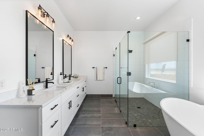 Primary En Suite