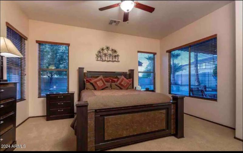 26 - 11060 W Jefferson St