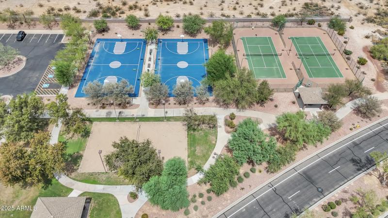 Tartesso sports courts and parks