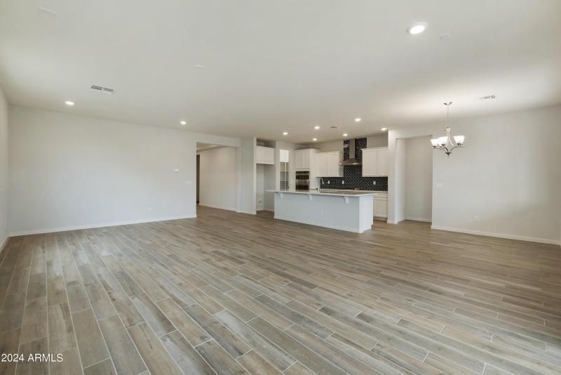 GREAT ROOM / KITCHEN