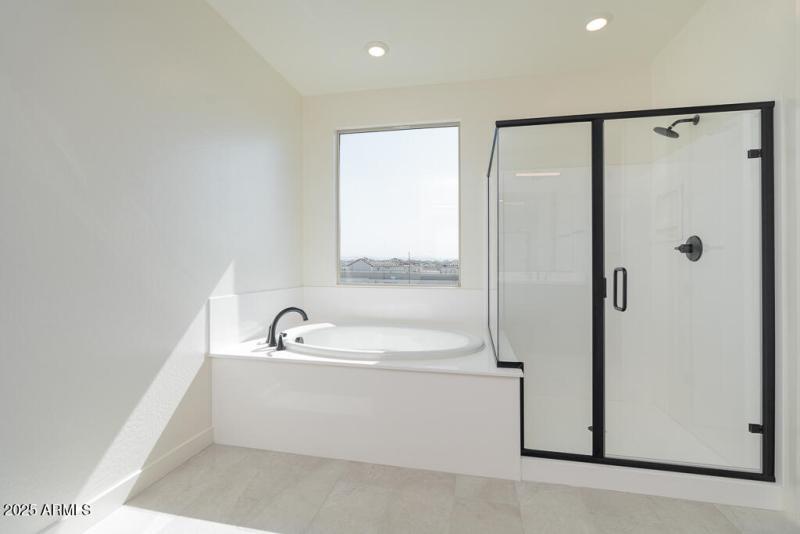 Tri Pointe Soleo 649 - Primary Bath-2MLS