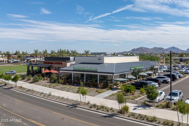 Shopping & Dining