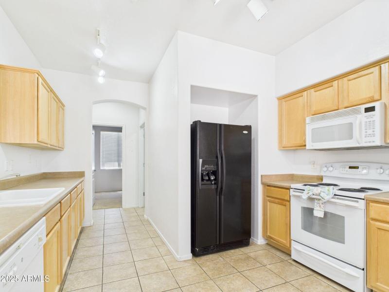 10-web-or-mls-CAM03379G0-PR0143-STILL008