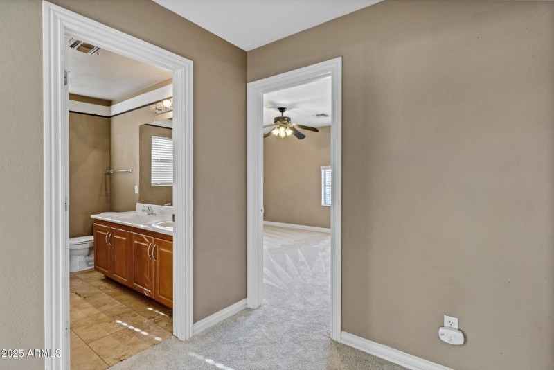 7555 E Laurel St-35