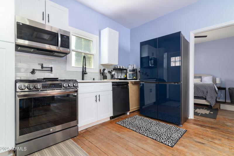 Gas Range with Built In Air Fryer