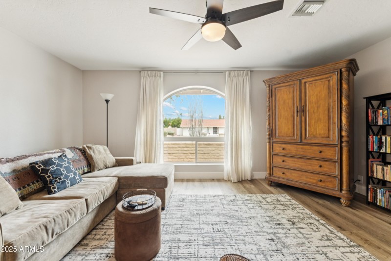 2715 bedroom DL