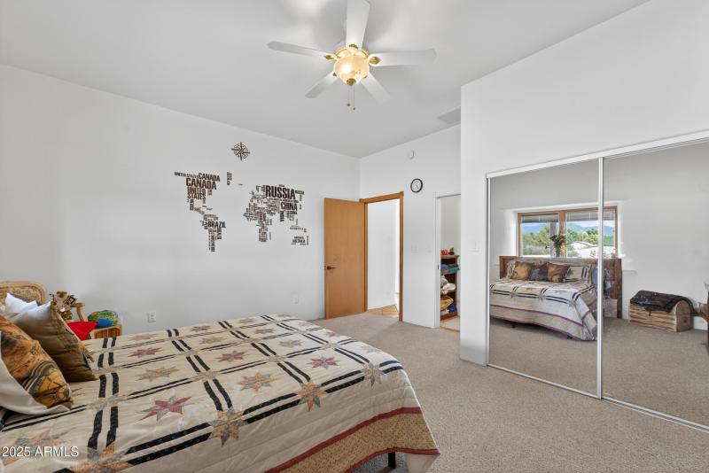 Guest Suite/Bedroom 2