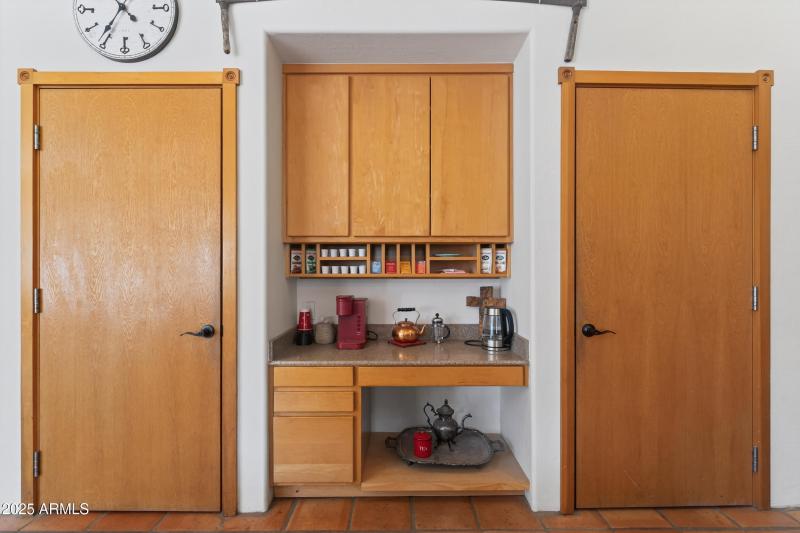 2 walk in patries and coffee bar