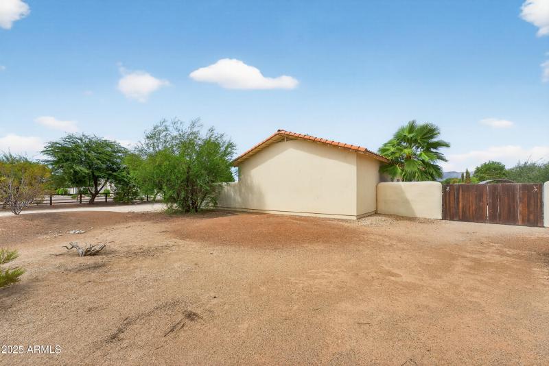 RV gate on side yard