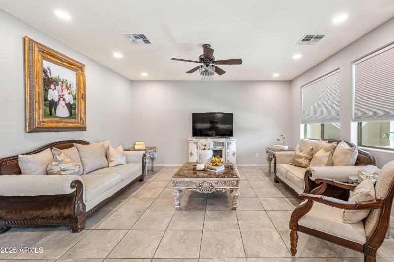 25218 N 143rd Ln-Surprise AZ 85387-40