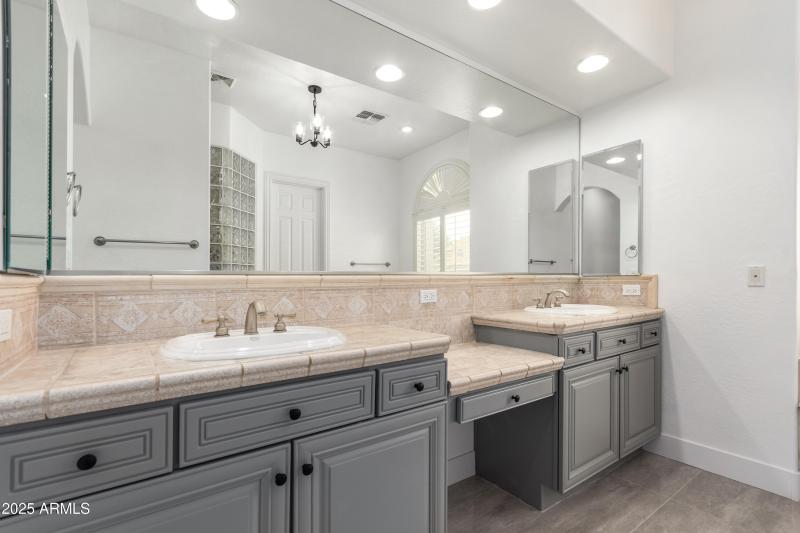 683c77_22 - Buckboard