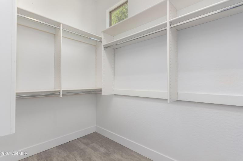 683c77_24 - Buckboard