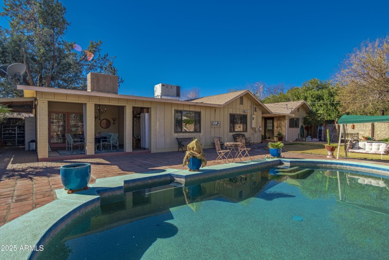 101 S Mesquite St 00038