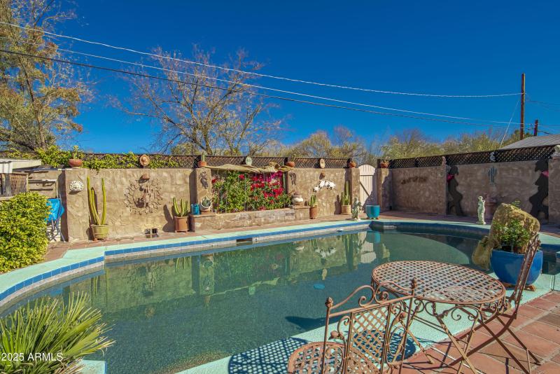 101 S Mesquite St 00039