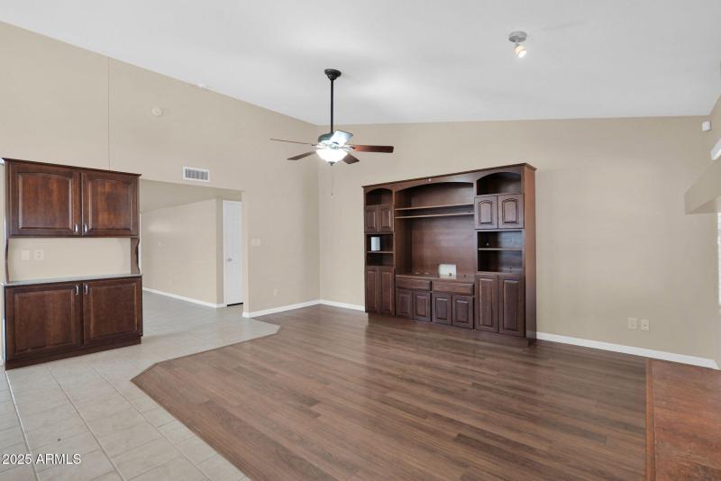 13-web-or-mls-P1281855