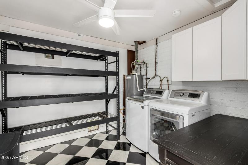 33rd Washroom and storage room