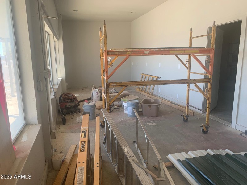 Street Front Rm at Warhouse side 1-2