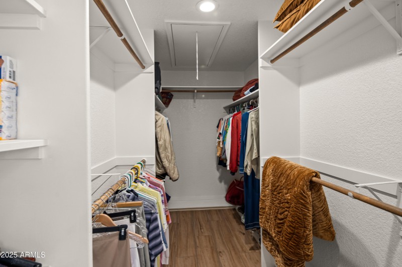 JL_205ConchoDr-interiors-PrimarySuite-05