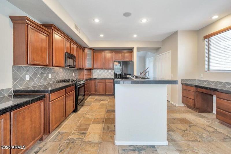 20230418222200443230000000-o