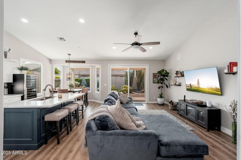 10035 E Janice Way - 06