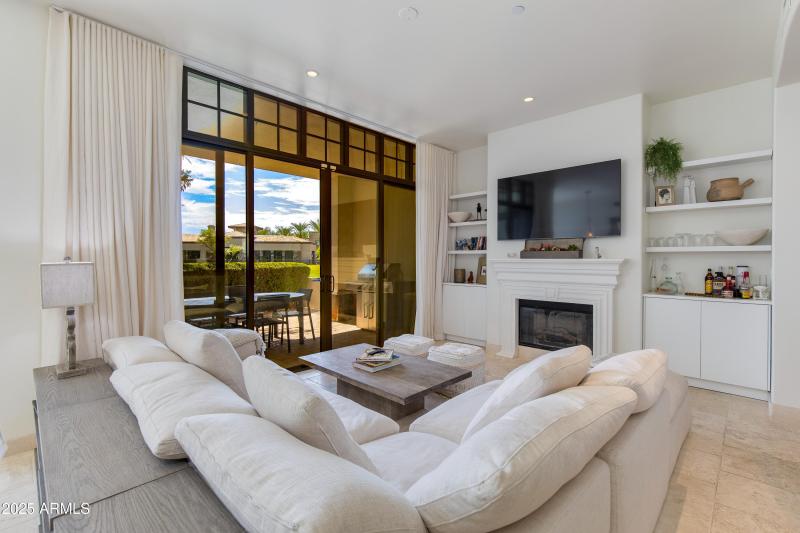 Living Room w/ gas fireplace