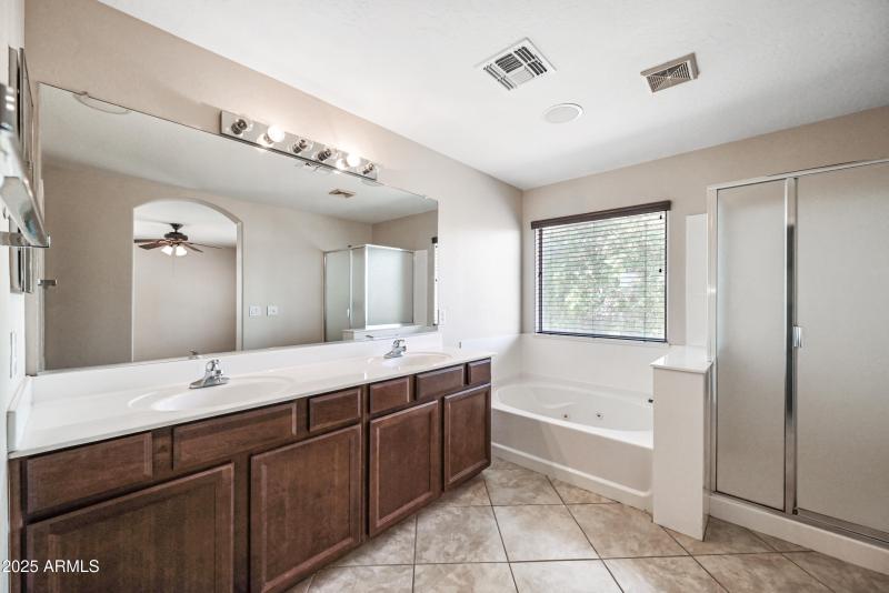 25-1543ENL-ocupix-Day2