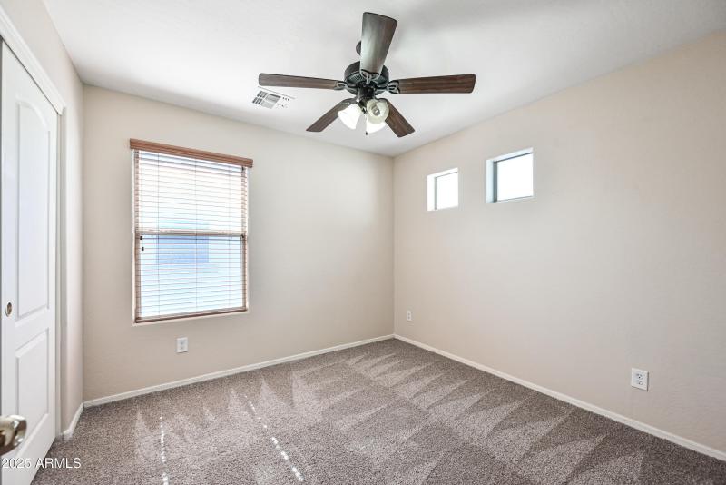 27-1543ENL-ocupix-Day2