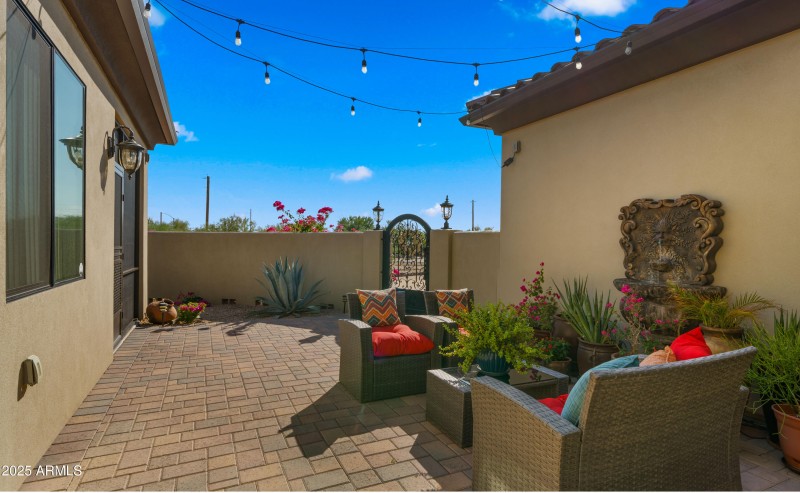 Front Courtyard2
