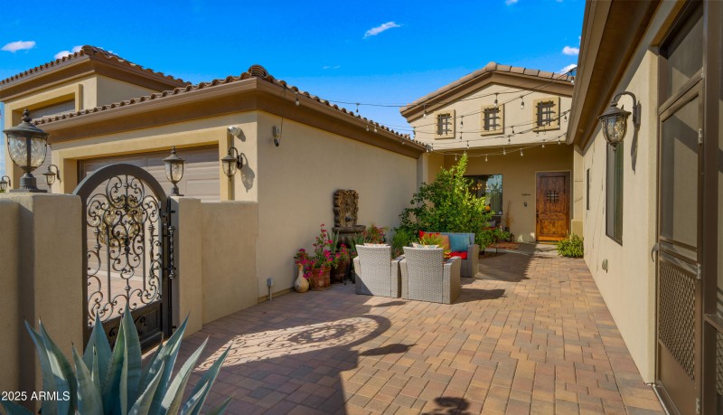 Front Courtyard3