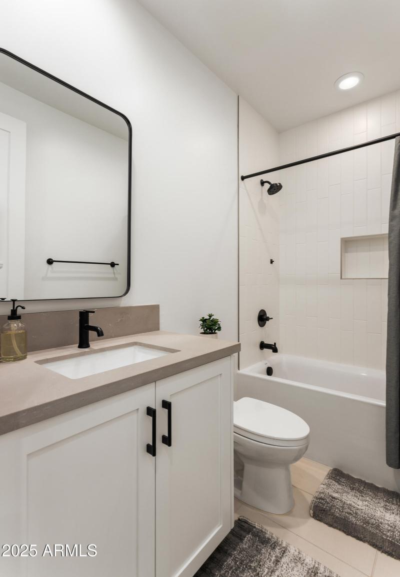 PropertyImageCo_4007N34thSt_WEB-35