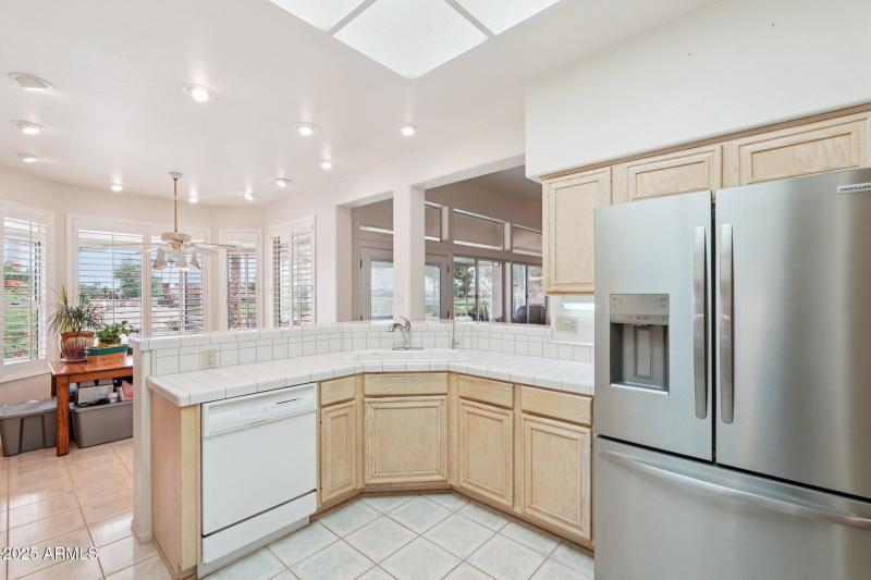 16-web-or-mls-W Desert Glen Dr-S0409-016