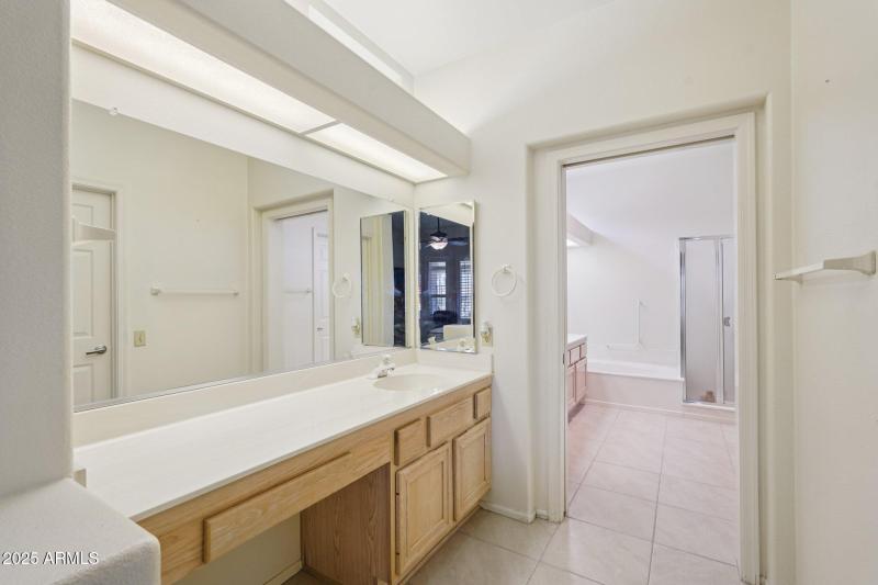 25-web-or-mls-W Desert Glen Dr-S0409-025