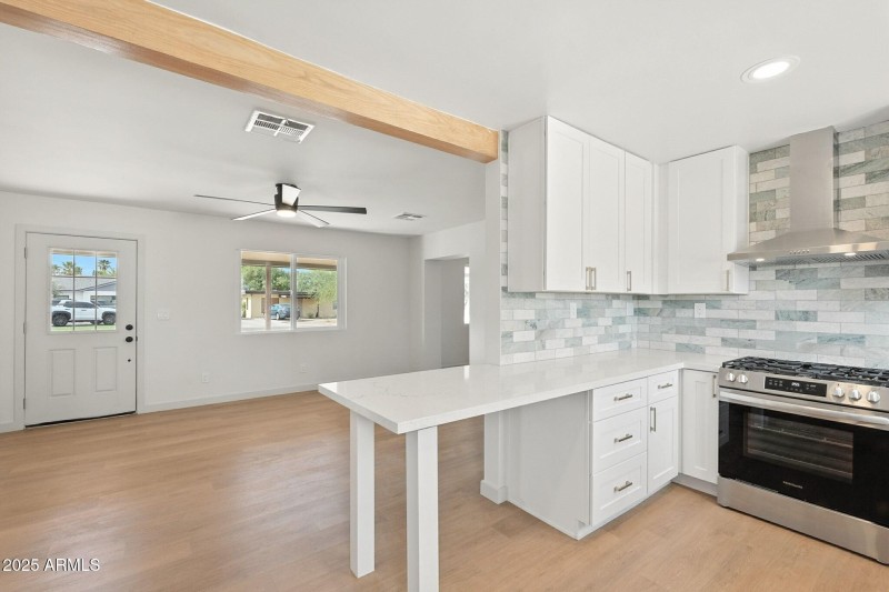 013_Kitchen