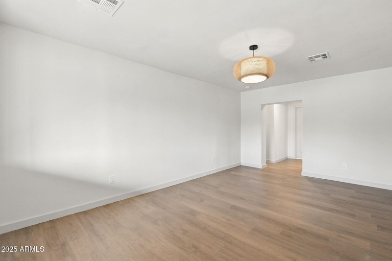 019_Dining Room