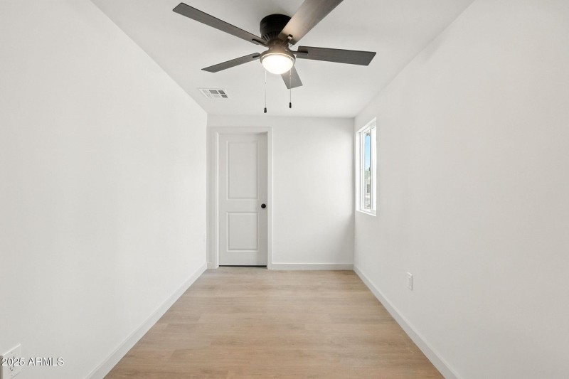037_Guest Room 3