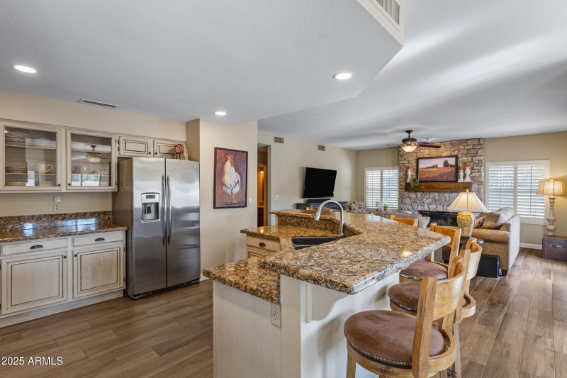 Open floor plan!