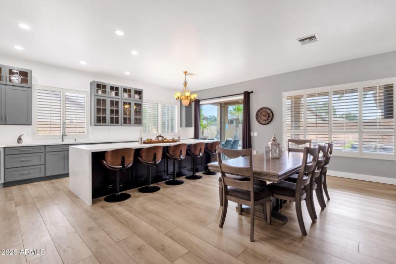 13-web-or-mls-17719-n-67th-ln