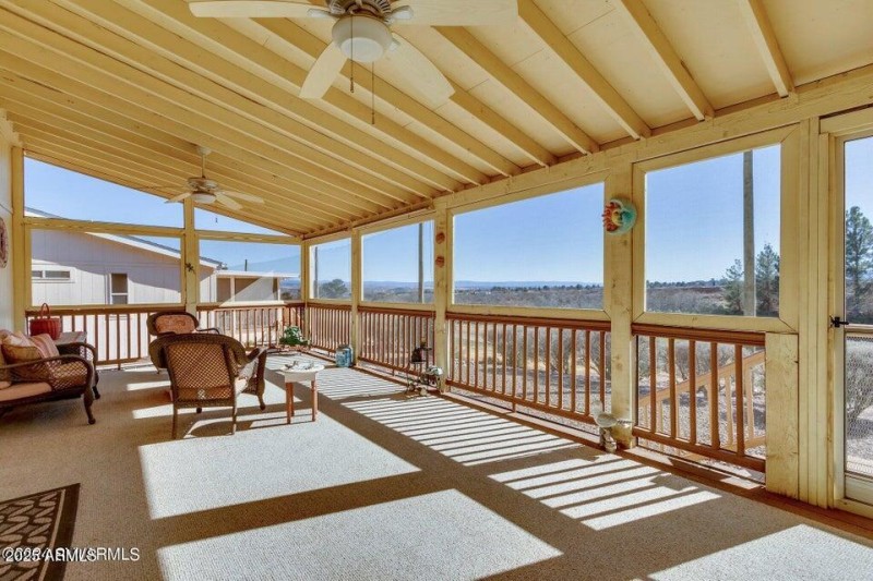 huge screened deck - Copy