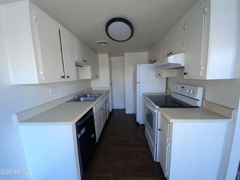 20250827_204611648_iOS