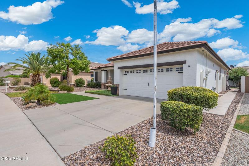 3-web-or-mls-QVB09337-HDR-Edit