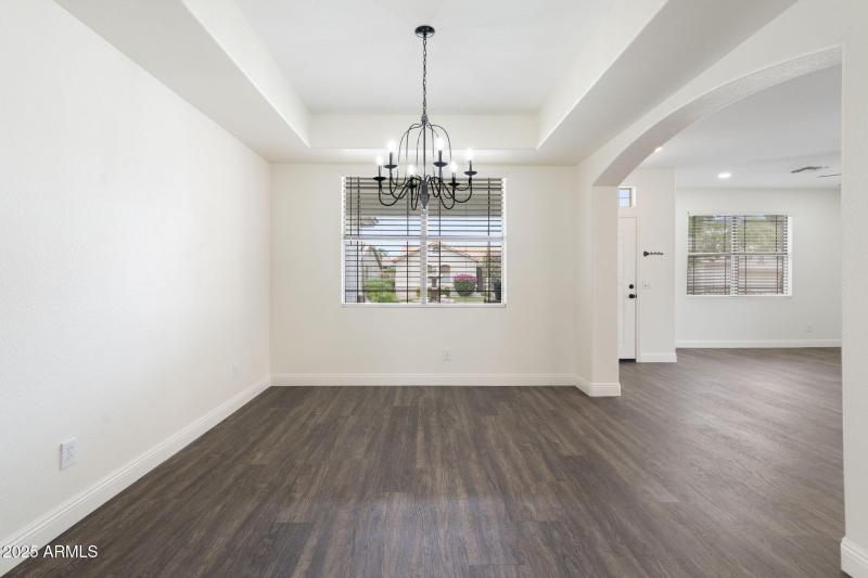 16-web-or-mls-QVB09249