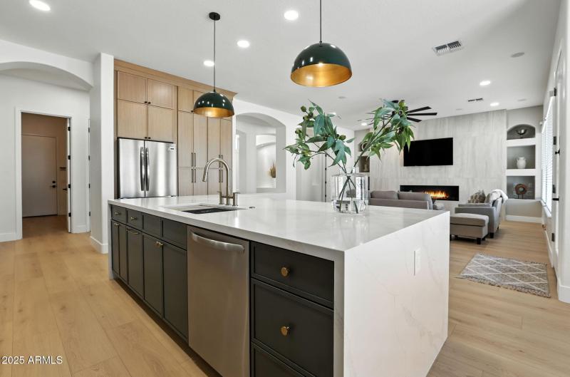 10 Foot dual-edge waterfall island