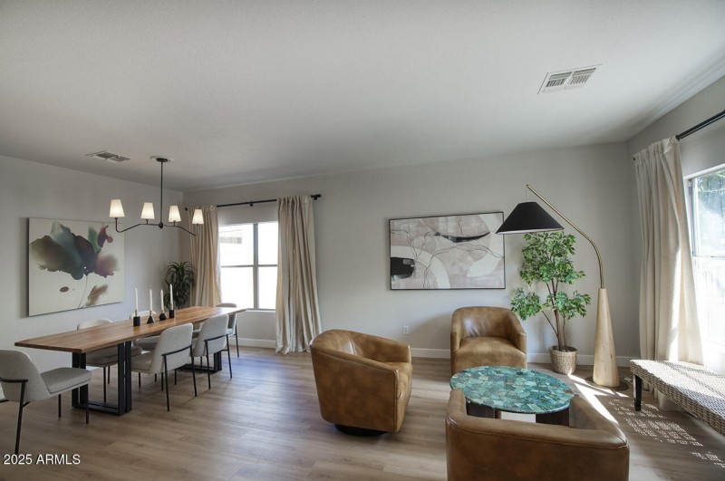 1302 E MILADA DR