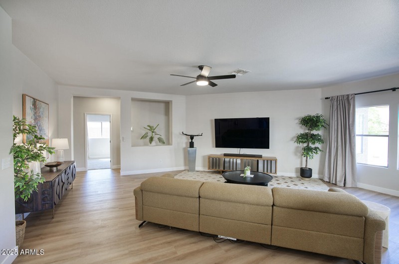 1302 E MILADA DR