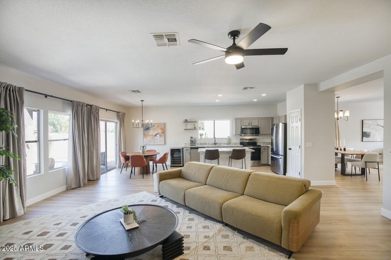 1302 E MILADA DR