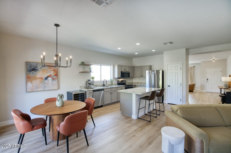 1302 E MILADA DR