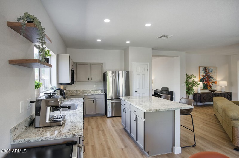 1302 E MILADA DR